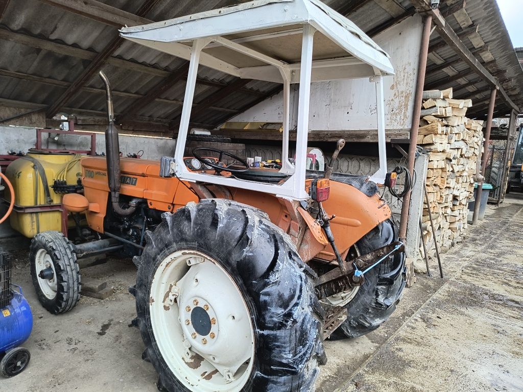 Vând tractor Fiat 500 Special