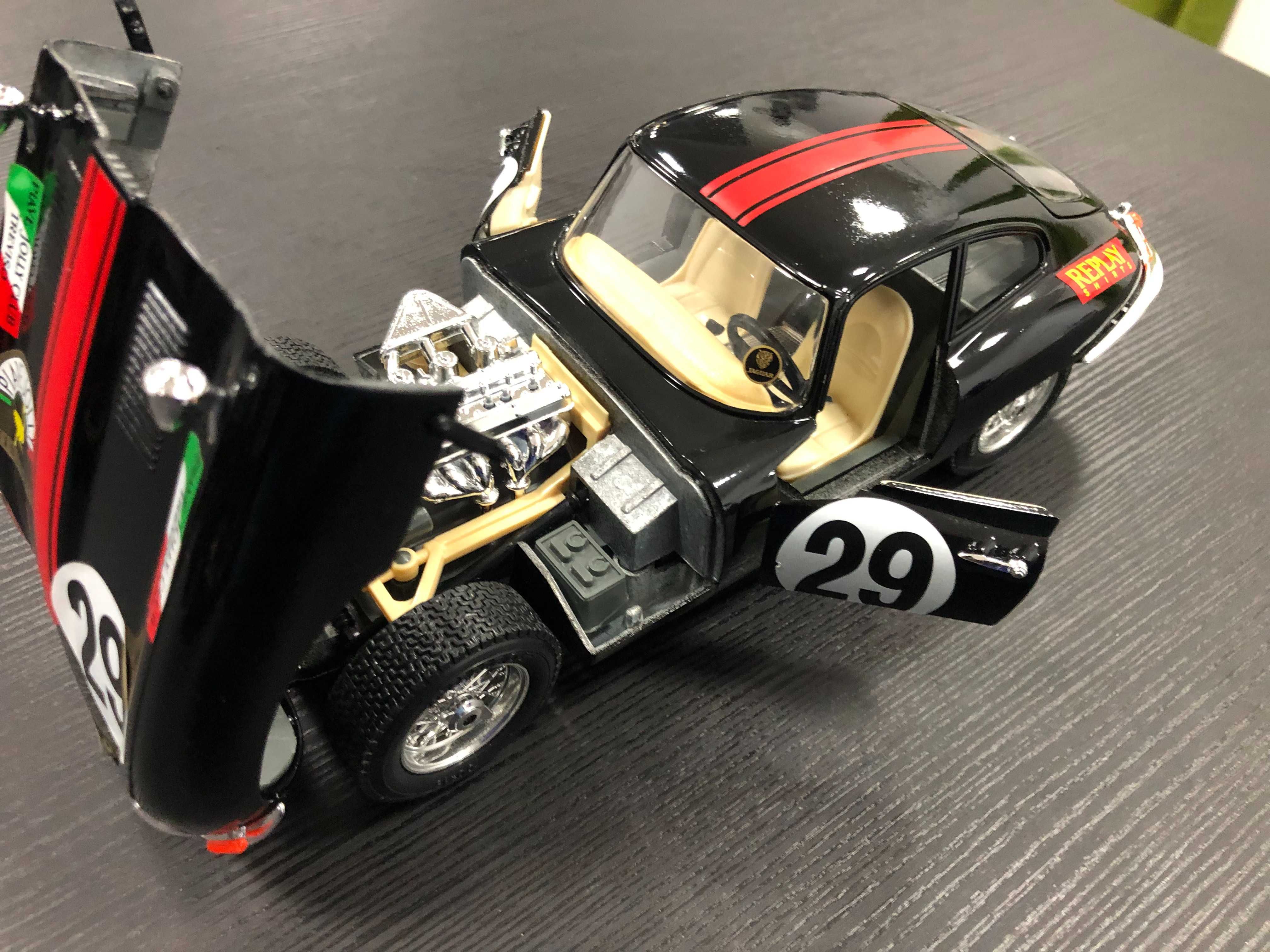 BBURAGO метална колекционерска количка JAGUAR E-TYPE COUPE 1961г. 1:18