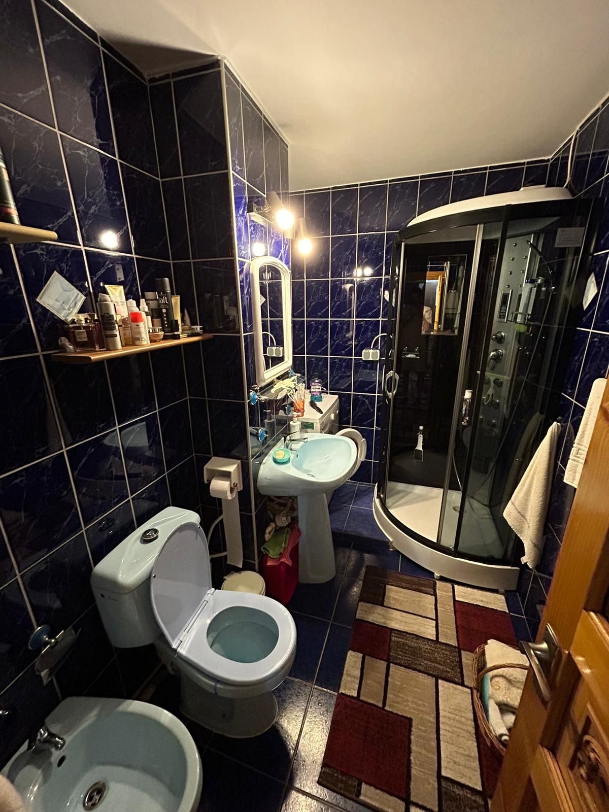 De vânzare apartament 3 camere + salon cu bucătărie în Suceava