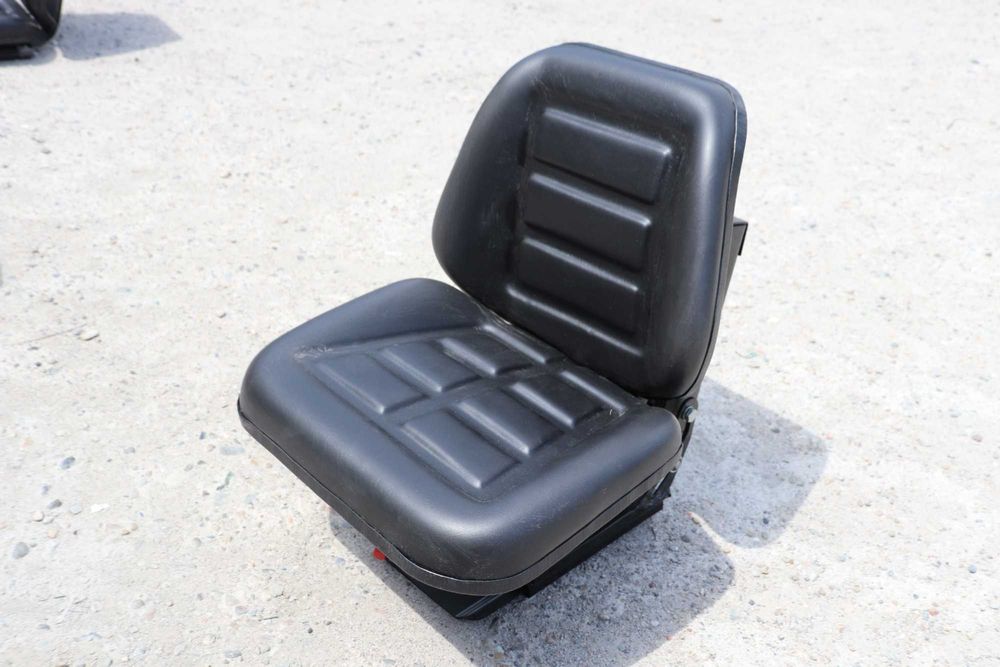 Scaun cu suspensie si reglaj pentru Tractor Universal Nou