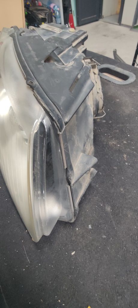 Far dreapta Volkswagen passat b6 xenon adaptiv