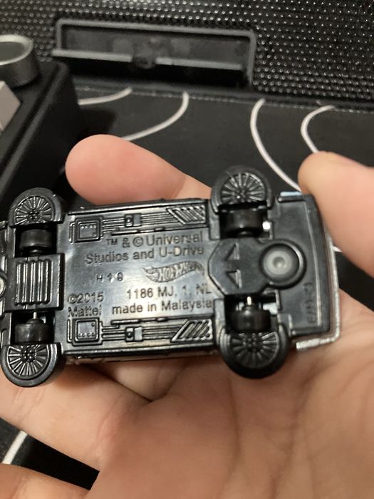 HotWheels делориан состояние идеал