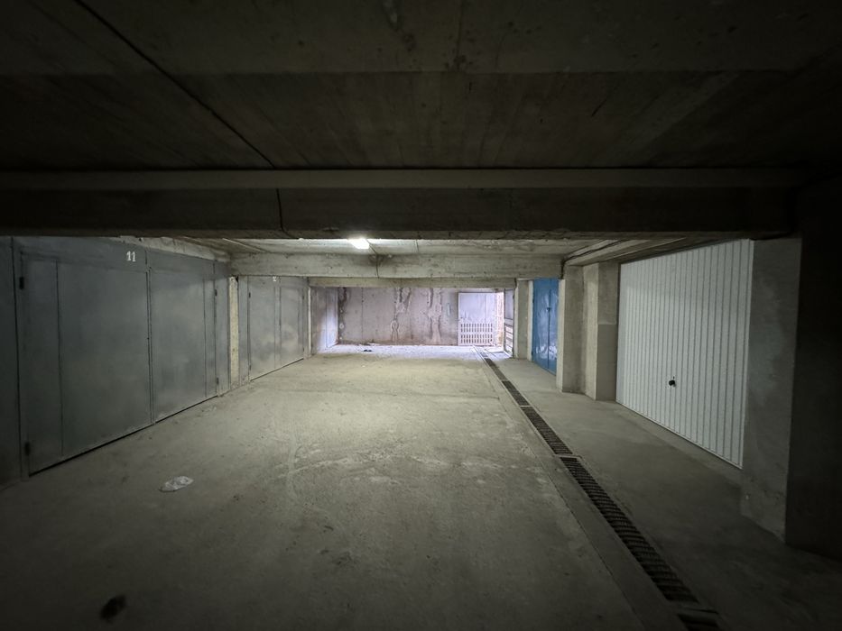 Продава се Гараж / Паркомясто в Казанлък - 22 кв.м за 1041 €/кв.м - Снимка #1