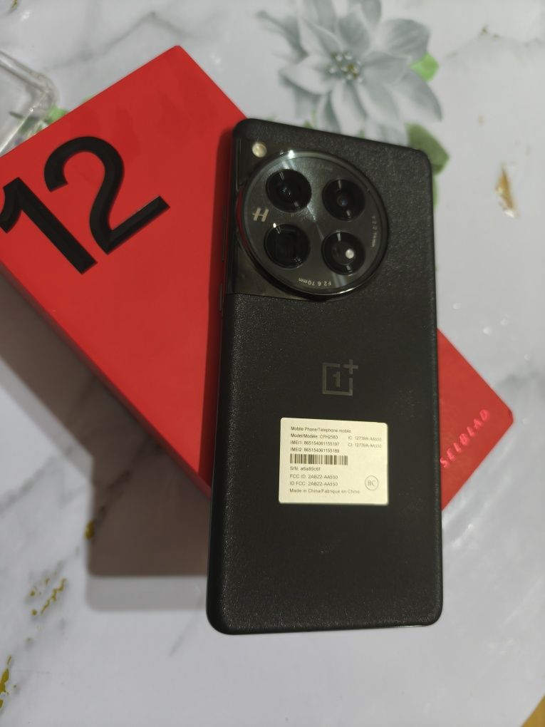 Обменяю OnePlus 12 новый