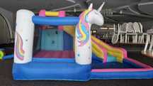 Tobogan gonflabil Unicorn de închiriat
