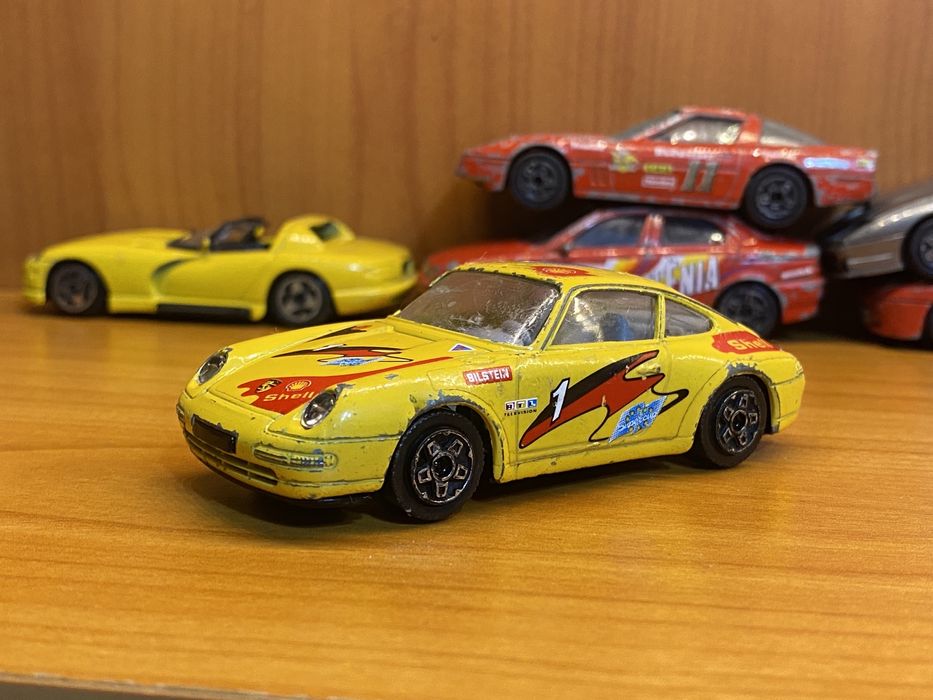 Метални колички Burago Italia