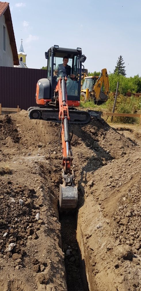 Inchiriez mini excavator kubota  2.7 T
