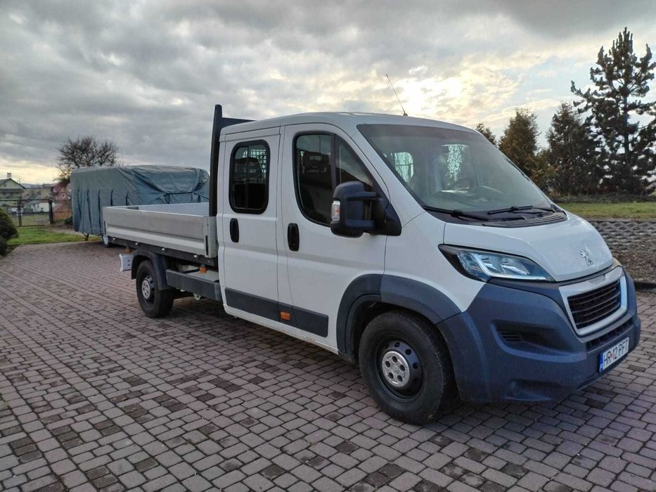 Peugeot Boxer Doka 7 persoane