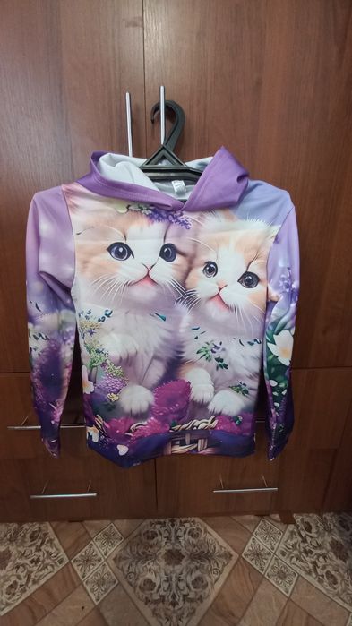 Продам новую кофту на девочку
