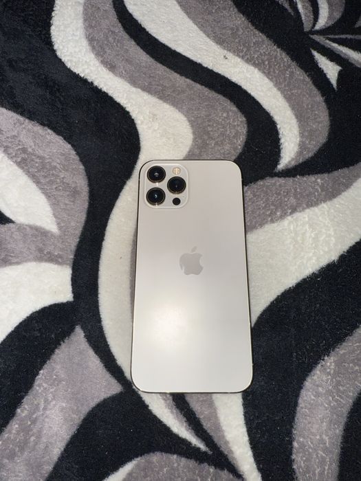 Vand iphone 12 pro max impecabil