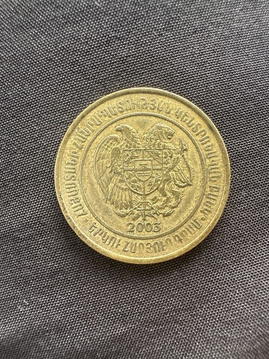 Продам манета 2003г