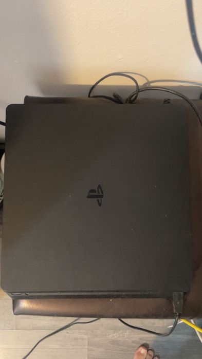 Playstation 4 slim