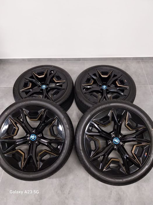 Jante BMW iX I20 pe 22 M vara