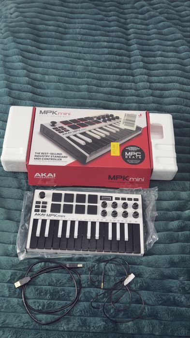 AKAI MPK mini White