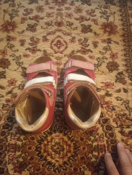 Продается ортопедическая обувь для девочек 31 размер цена 25 000 тенге