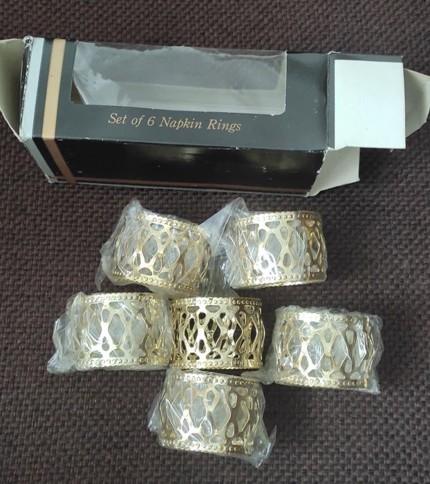 Комплект 6 пръстени за салфетки* Златист цвят* С филигран* Нови