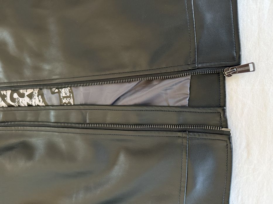 Черно кожено яке Guess