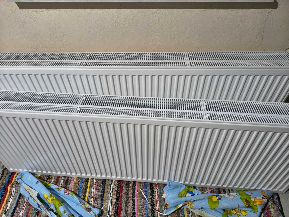 Vand 2 calorifere 33/600/1800 și 33/600/1600 cumpărate acum 6 luni
