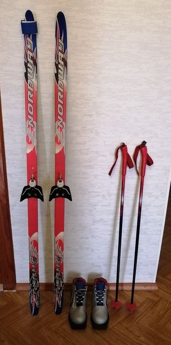 Лыжи в комплекте детские