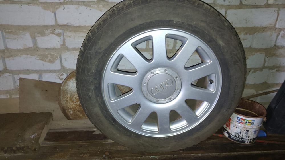 Комплект дисков с зимней резиной