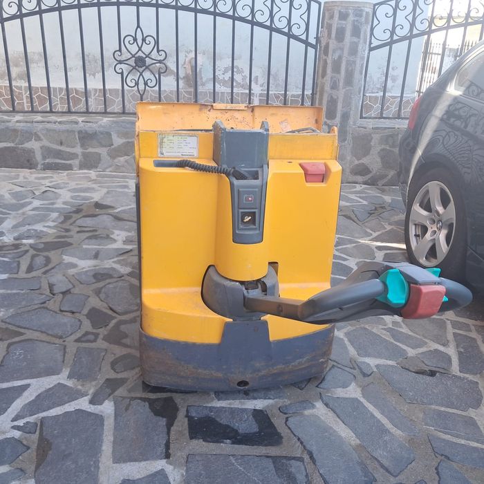 Vand transpaleta electrica Jungheinrich