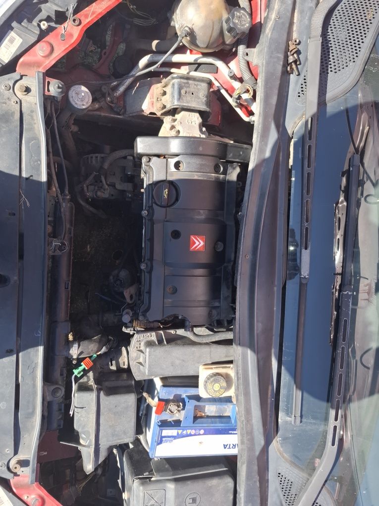Dezmembrez Citroen c4 motor 1.6 benzina cod motor NFU