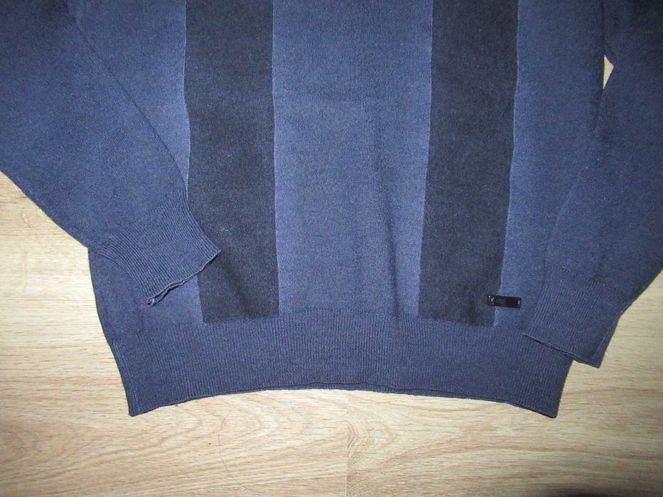 ARMANI--Оригинален пуловер--134 номер