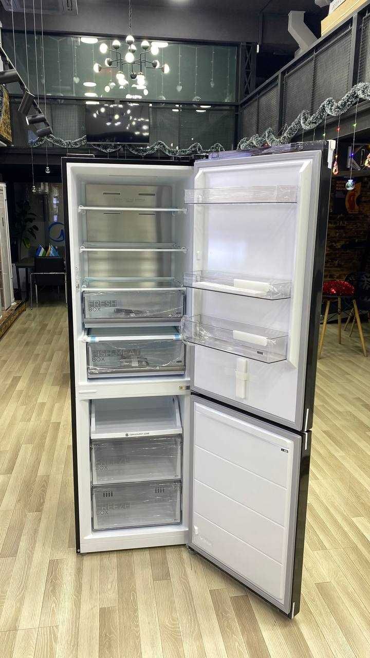 Холодильник Midea модель MDRB470MGF220M (черное стекло) на 320 литров