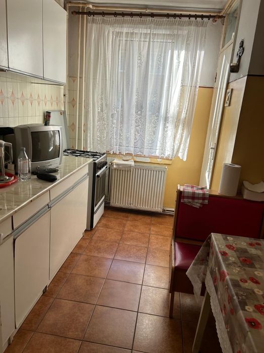 PROPRIETAR - Apartament 4 camere, 2 bai, Decomandat - zona Craiter