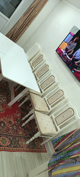 Продаётся стол с стульями