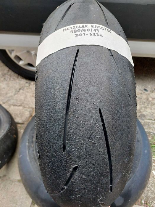 Гуми за мотор полуслик,pirelli supercorsa,metzeler,
