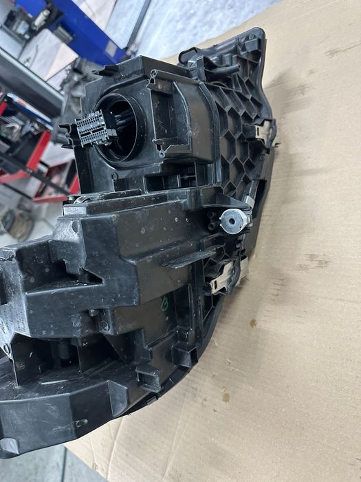 ляв фар за bmw g20 g21 led