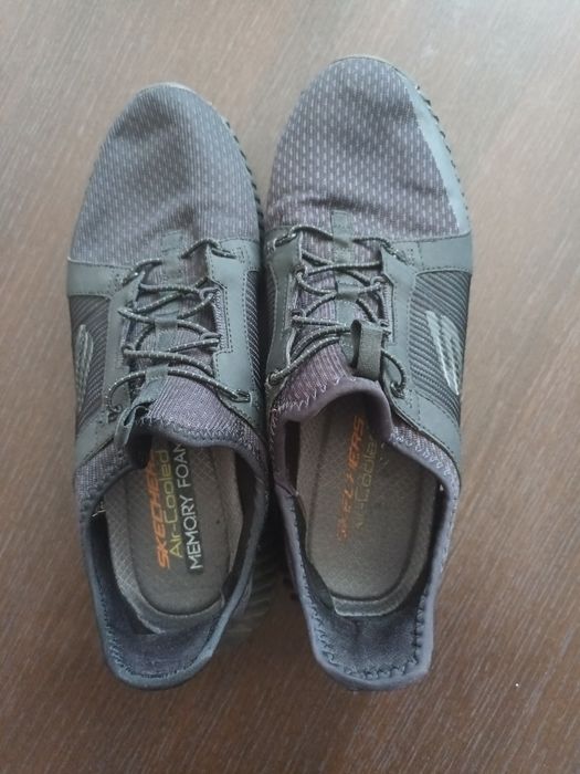 2 perechi de adidași