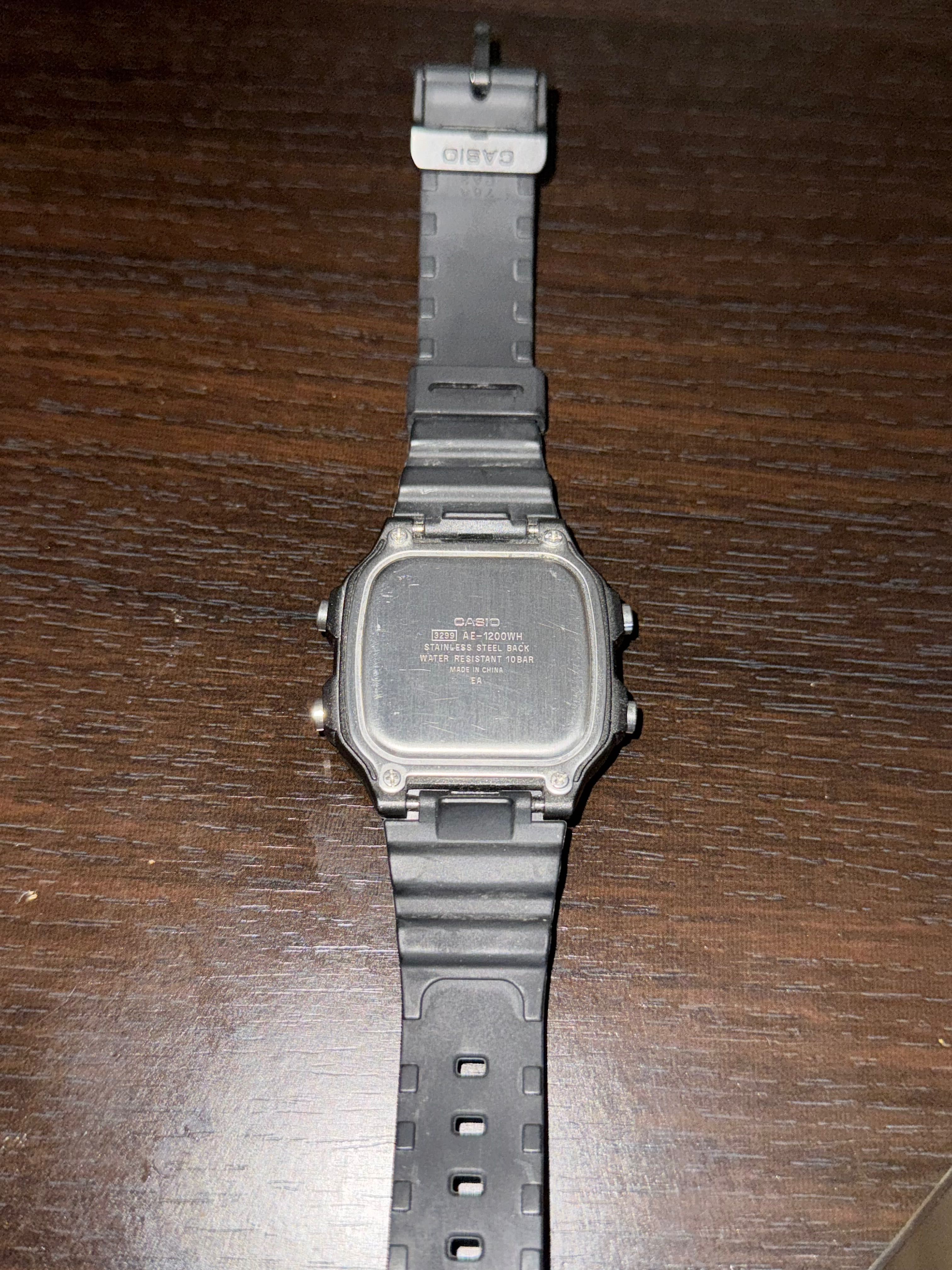 Ceas electronic Casio. Harta glob+ ecran din  sticlă  mineralizată