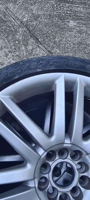 De vanzare anvelope de vara 255/ 35 / 19 cu tot cu jante ,