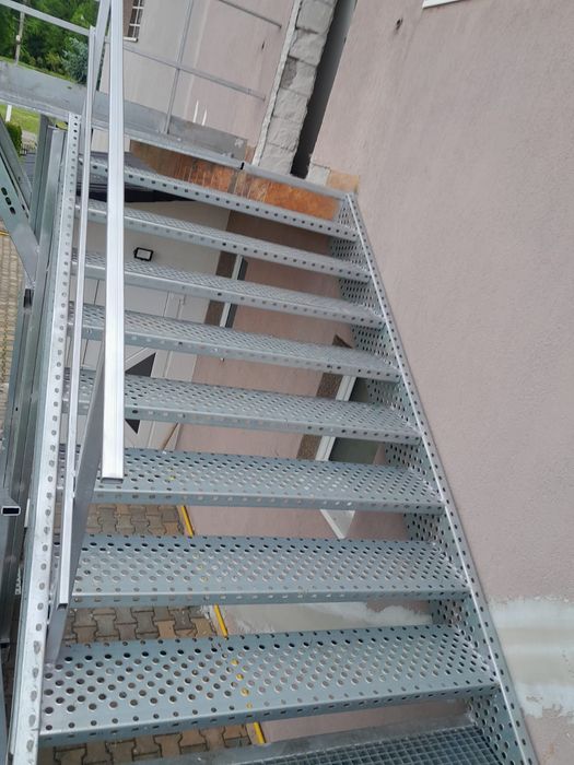 Scara metalica zincata de exterior  6m l