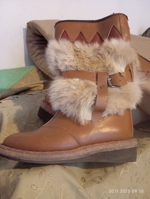 Продам унты ручная работа  очень теплые  37 размер