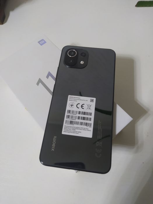 Продам Xiaomi Mi 11 lite, память 128.