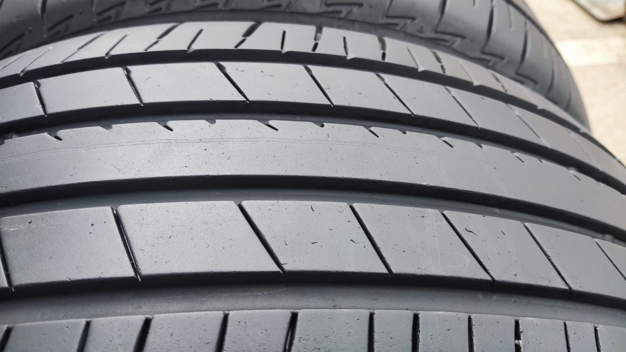 4бр. летни гуми 225/45/19 Bridgestone Turanza T005
dot22
7.4mm
Много д