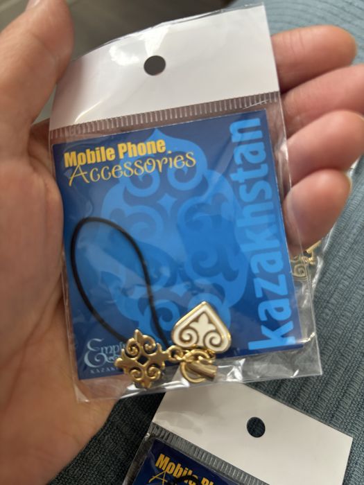 Подвески к телефону empire