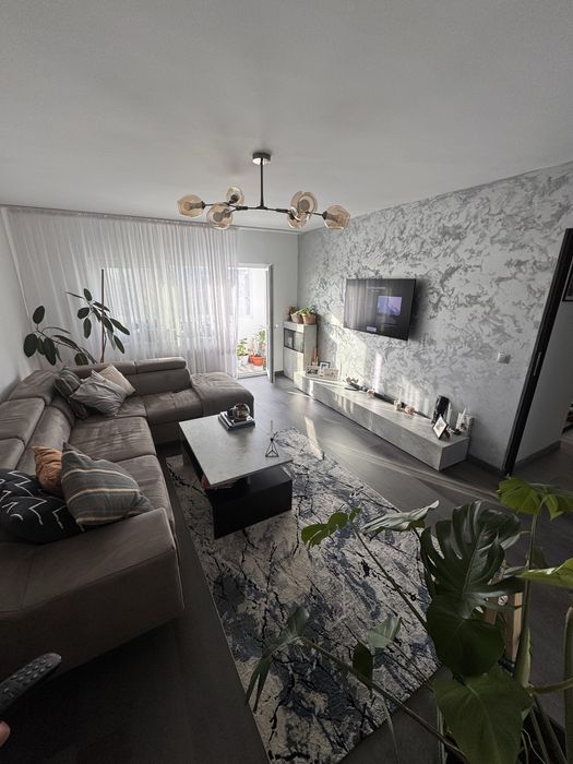 Apartament patru camere la cheie