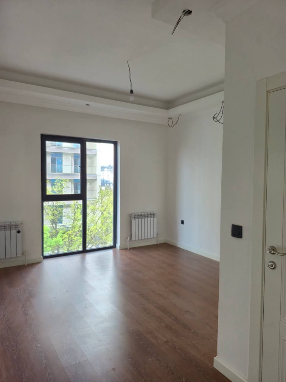 Продается 3х ком квартира, ЖК NUR, ор-р: ул. Ниёзбек, 98 м²