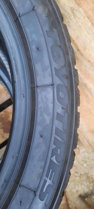 2 броя зимни гуми 225 45 17 toyo 7mm