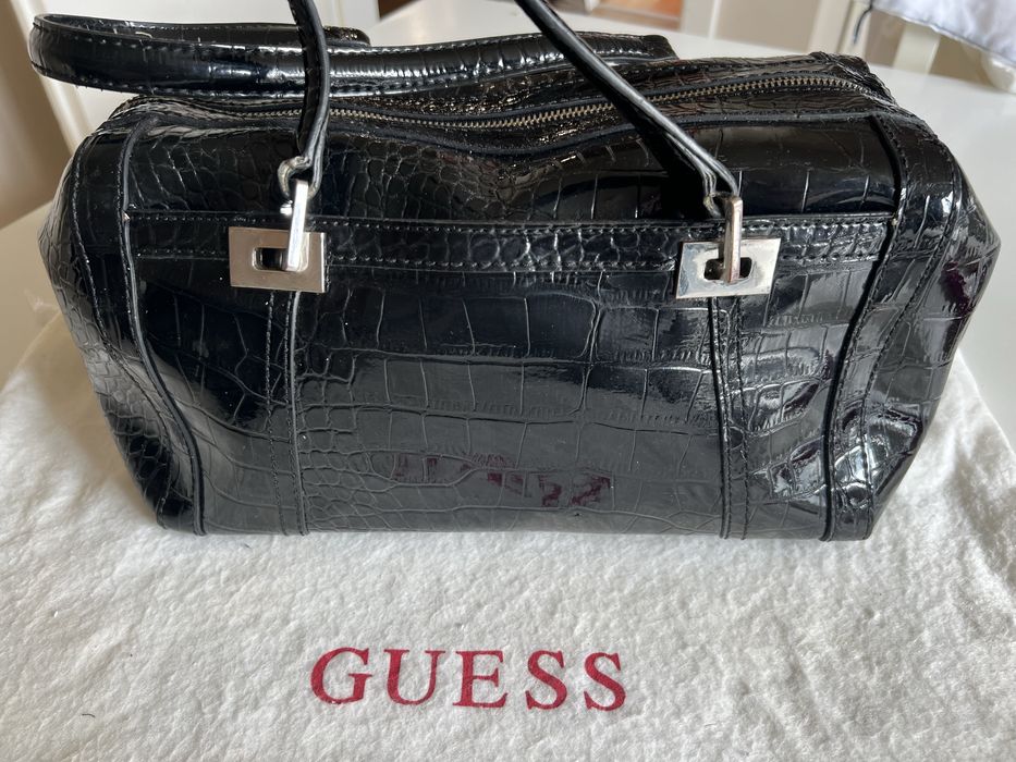 Сладка чанта Guess