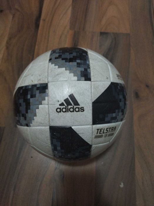 Оригинална топка adidas