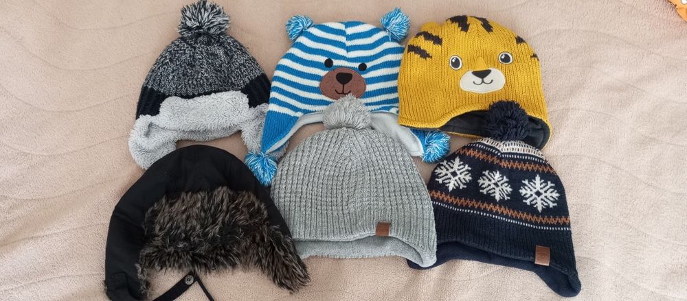 Шапки и ръкавици размер 2-4 г.