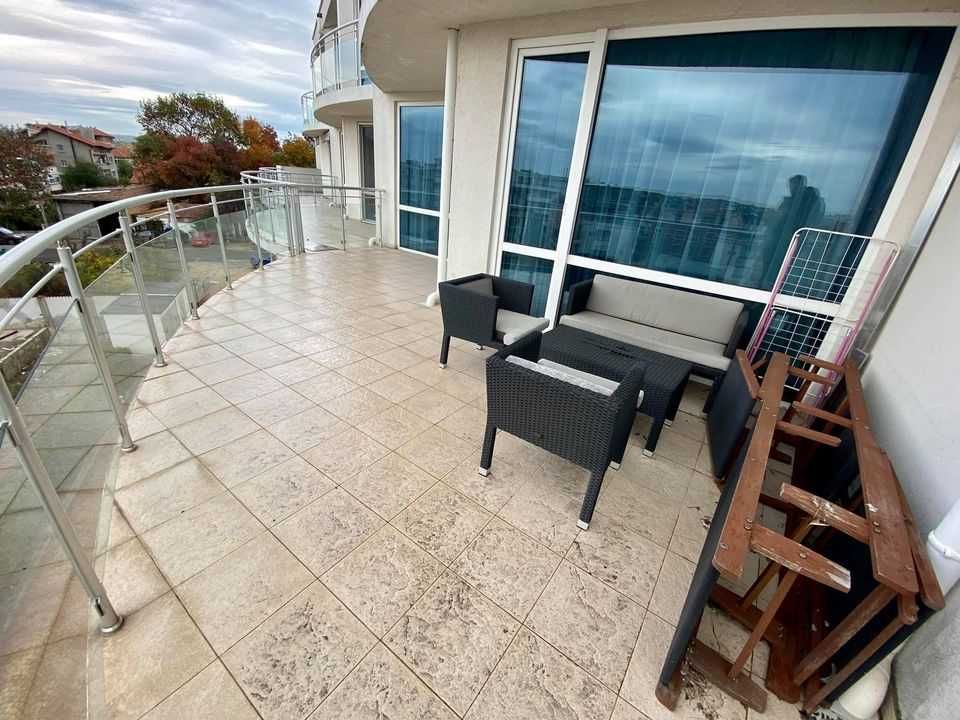 Дава се под наем Двустаен апартамент в Бургас, Сарафово - 76 кв.м за 127.5 € - Снимка #2