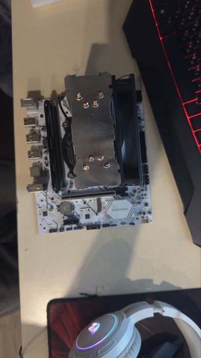 Материнская плата + процессор + оперативная память и куллер