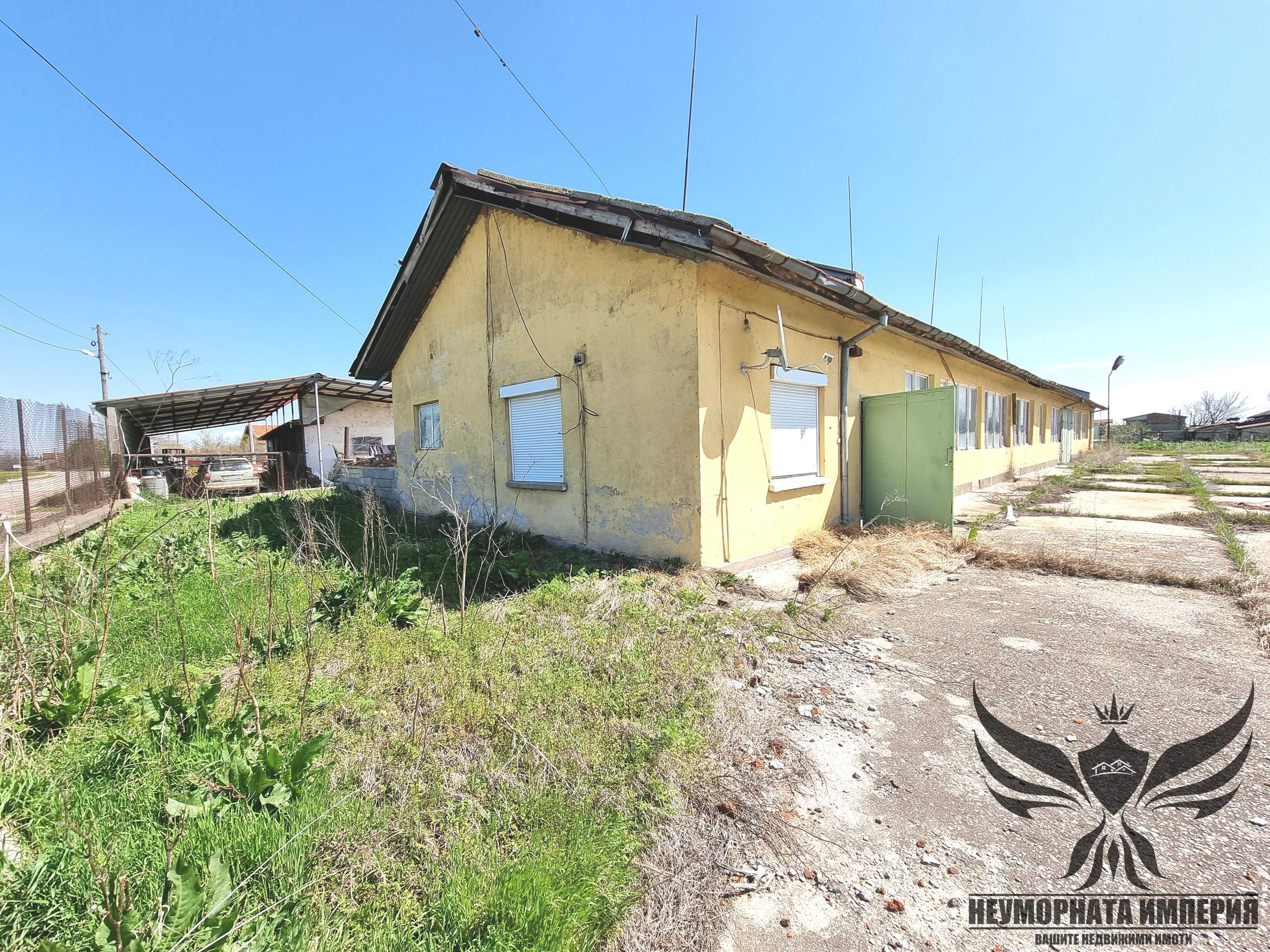 Продавам промишлен склад/цех  400РЗП в парцел 2200кв.м. в село Конуш