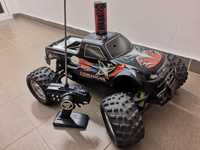 RC Monster Truck cu telecomanda pe benzina